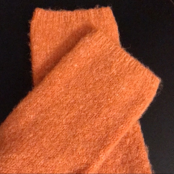 BCBGMAXAZRIA Vintage Cropped Sweater - Picture 5 of 8